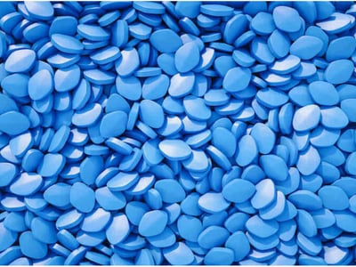 Blaue Viagra-Tabletten in Form einer Raute.
